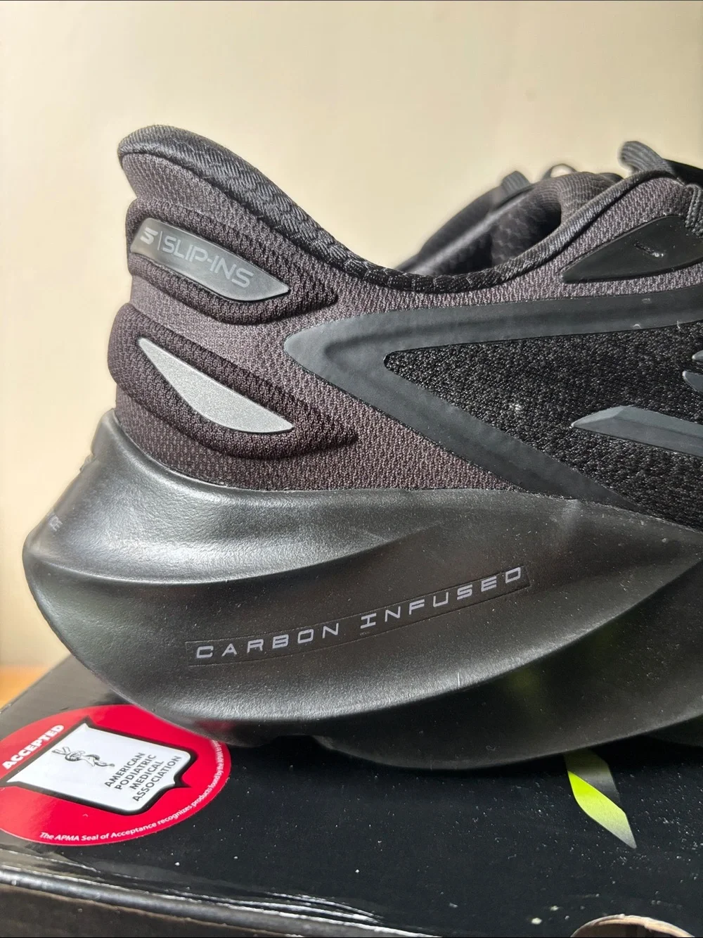 Skechers Aero Burst Slip Ins NIB Size 12